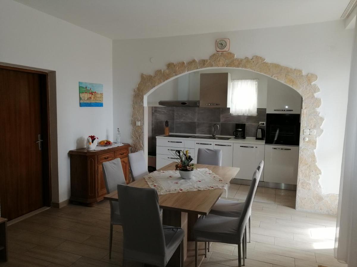 טרוגיר Apartments Marina מראה חיצוני תמונה